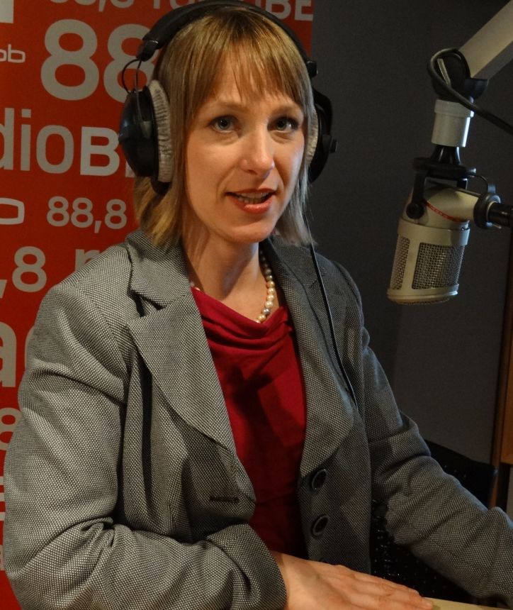 beim Radio